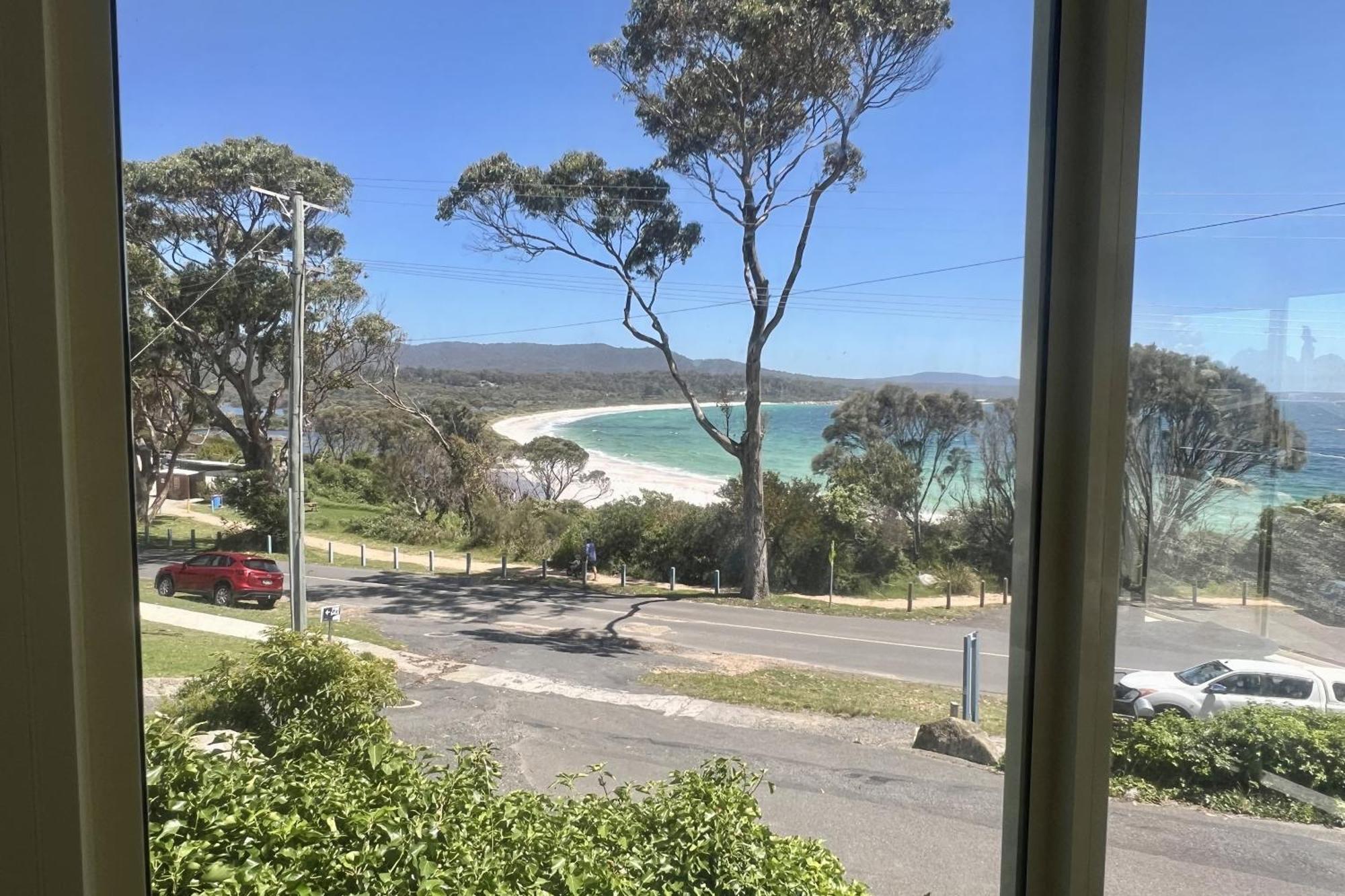 Binalong Beach Cottage Beachfront At Bay Of Fires Next To Restaurant Binalong Bay ภายนอก รูปภาพ