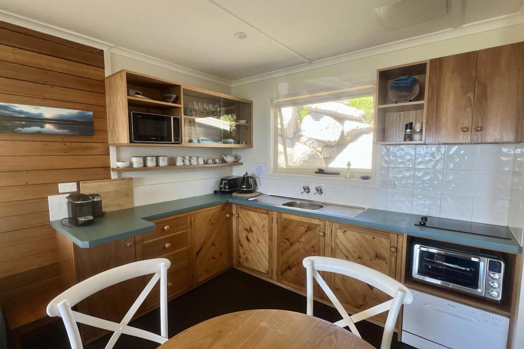 Binalong Beach Cottage Beachfront At Bay Of Fires Next To Restaurant Binalong Bay ภายนอก รูปภาพ