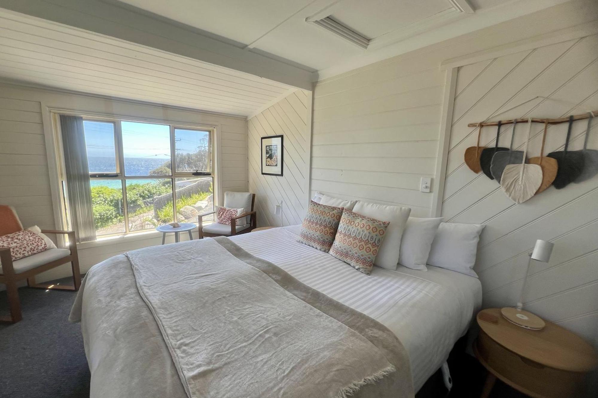 Binalong Beach Cottage Beachfront At Bay Of Fires Next To Restaurant Binalong Bay ภายนอก รูปภาพ
