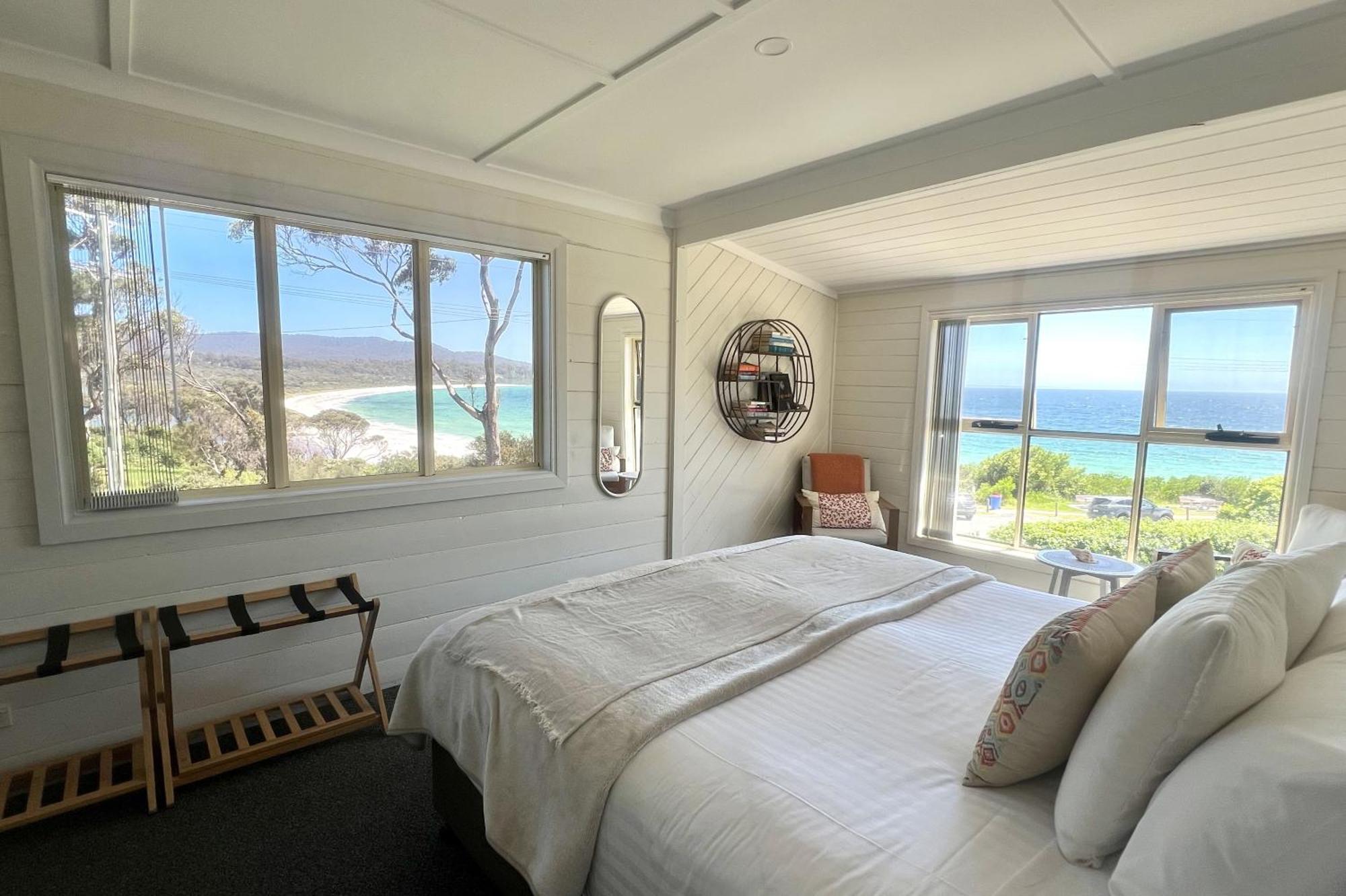 Binalong Beach Cottage Beachfront At Bay Of Fires Next To Restaurant Binalong Bay ภายนอก รูปภาพ