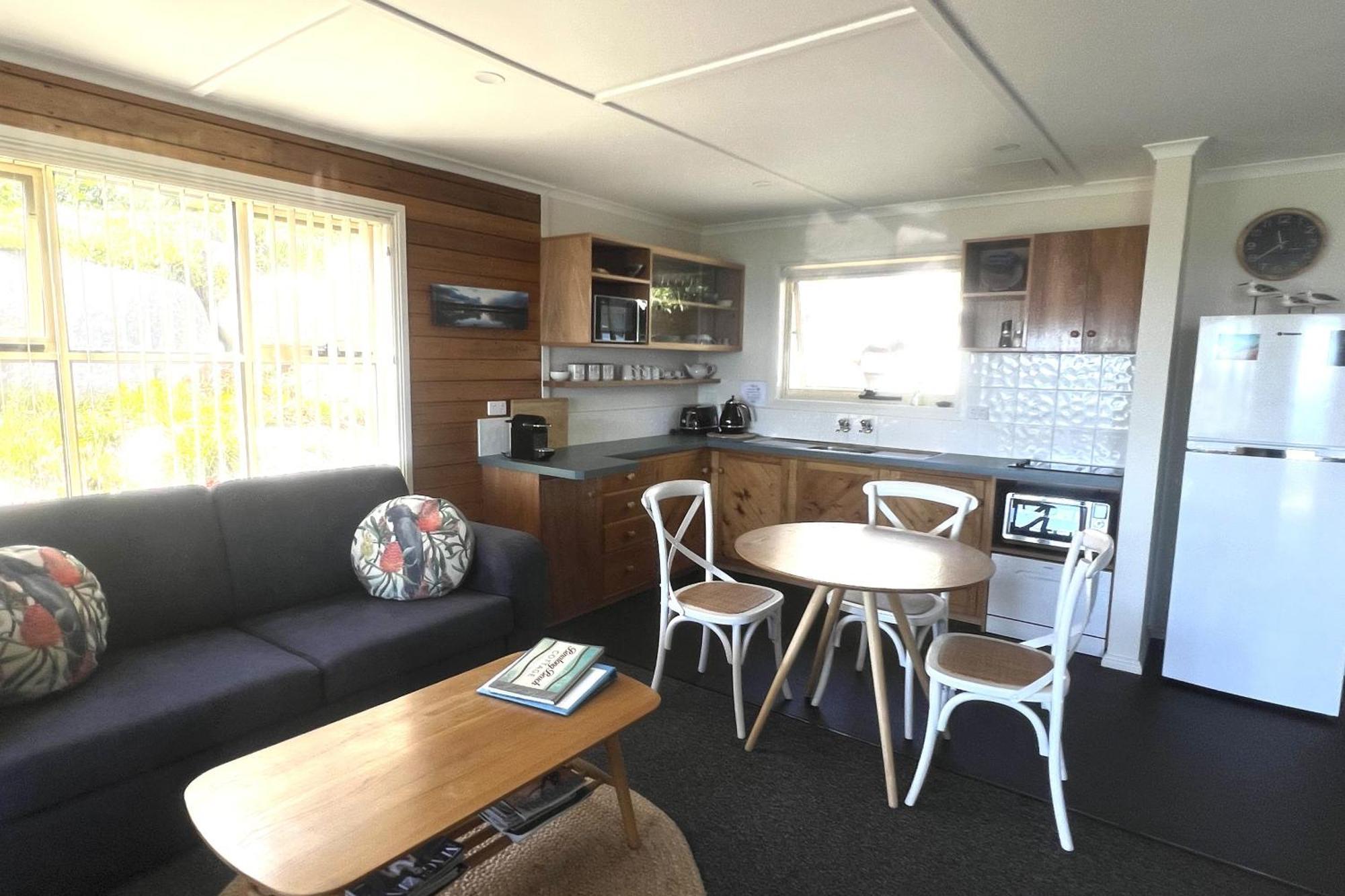Binalong Beach Cottage Beachfront At Bay Of Fires Next To Restaurant Binalong Bay ภายนอก รูปภาพ